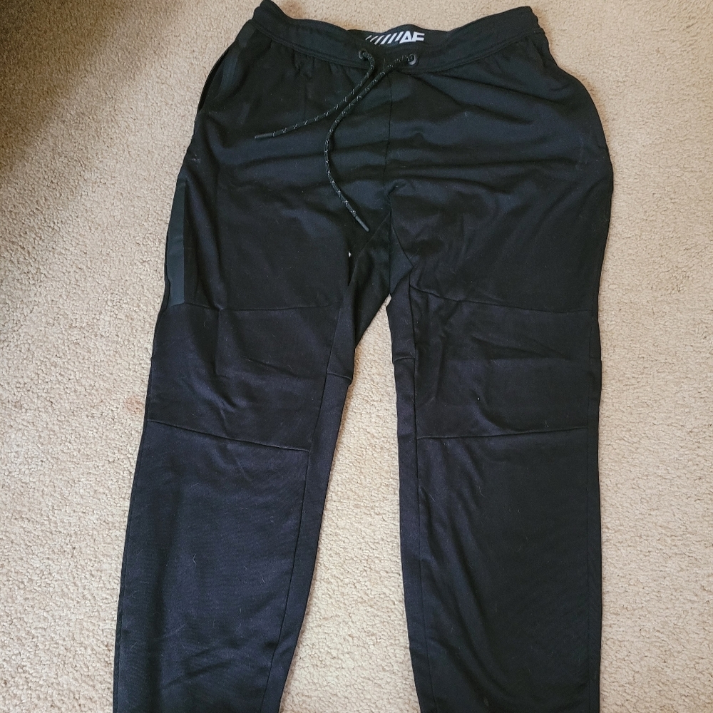Mens medium AE men's jogger